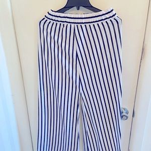 Black and white flare pants- perfect for summer!